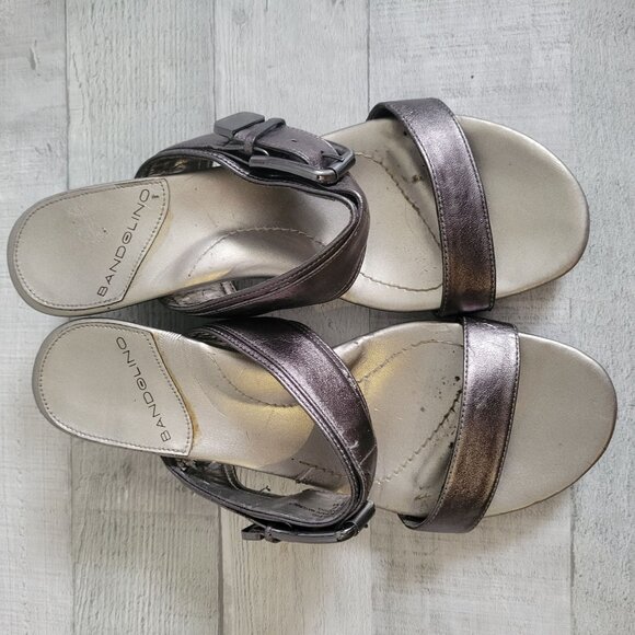 Bandolino Womens Metallic Wedge Sandals With Adjustable Buckle - Picture 3 of 6
